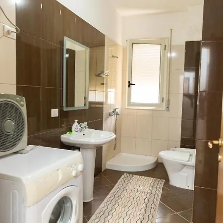 Martin 21 Vlorë