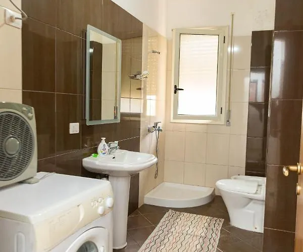Martin 21 Vlorë
