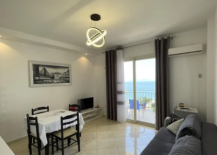 Martin 21 Vlorë