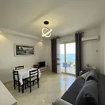 Martin 21 Vlorë
